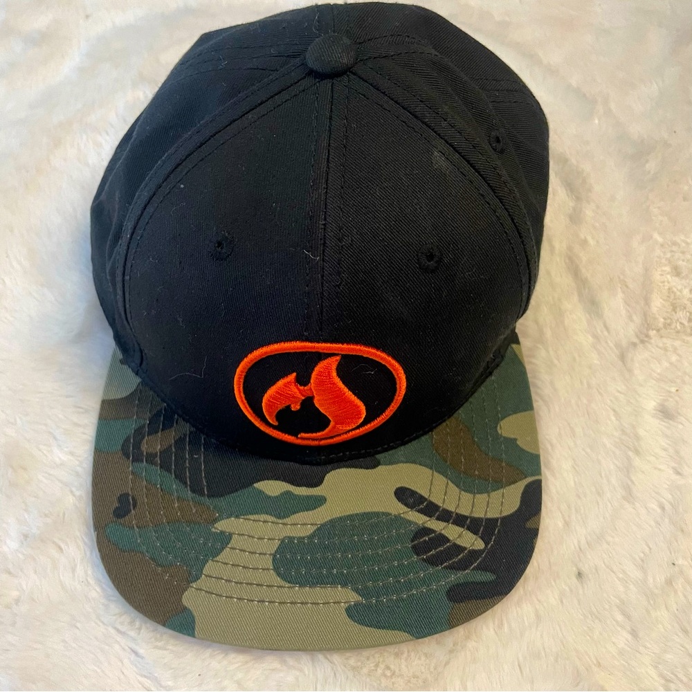 Fuel Clothing Co. 6-panel flat-bill SnapBack black and Camo Icon hat